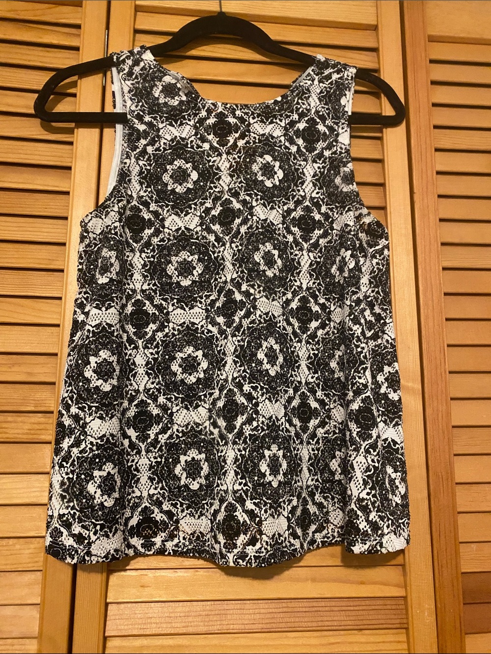 one clothing Black & White Medallion Print Sleeveless Tank